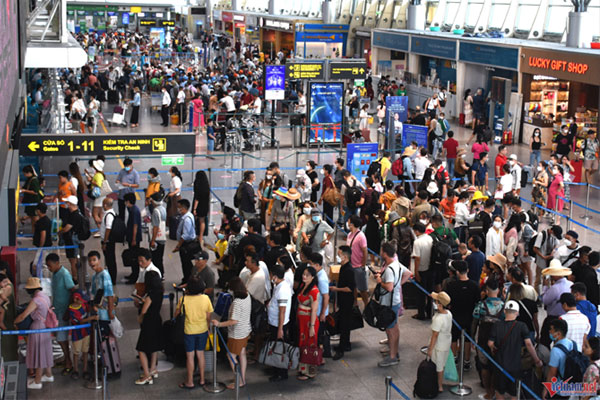 Tạm dừng hoạt động 5 sân bay ở miền Trung do bão Noru-1