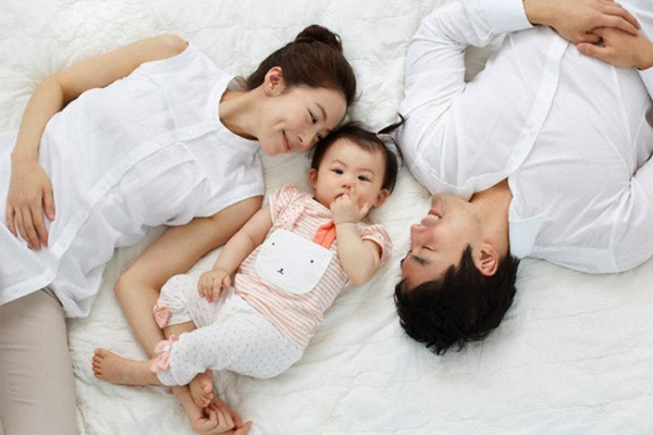 Hành vi này xuất hiện ở trẻ sơ sinh càng sớm thì não bộ của trẻ càng phát triển thông minh-4