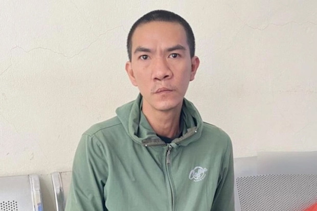 Tạm giữ kẻ đốt tủ quần áo làm cháy căn hộ chung cư của bạn gái-1