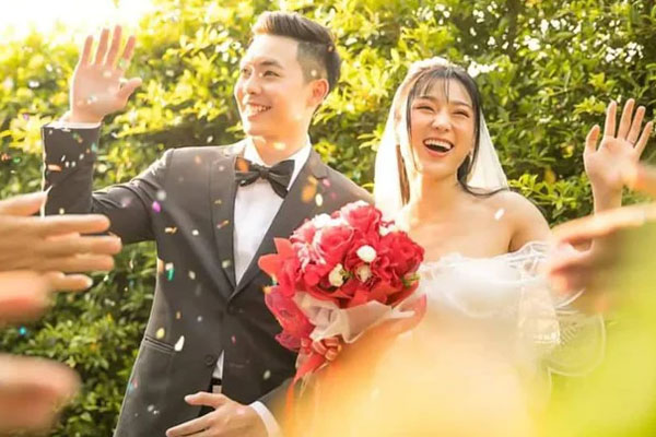 Đám cưới bạn thân, tôi mừng cưới bằng cuốn sổ tiết kiệm 300 triệu-1