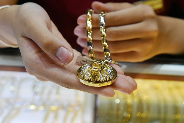 Giá vàng hôm nay 28/9: Vàng thế giới ở đáy 2,5 năm, trong nước xuống 65 triệu đồng/lượng-2