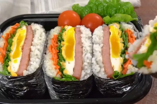 Làm cơm nắm đủ dinh dưỡng cho dân văn phòng