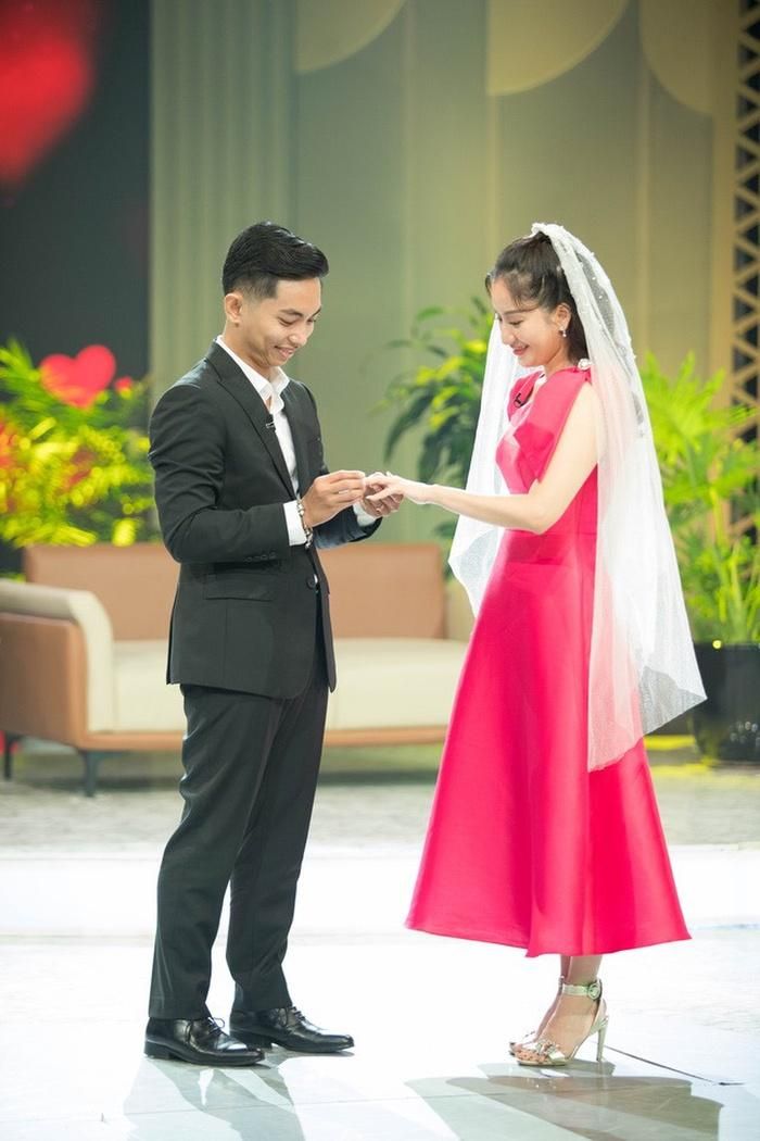 Trước thềm đám cưới, Phan Hiển cầu hôn Khánh Thi khẳng định: Thà muộn còn hơn không-1