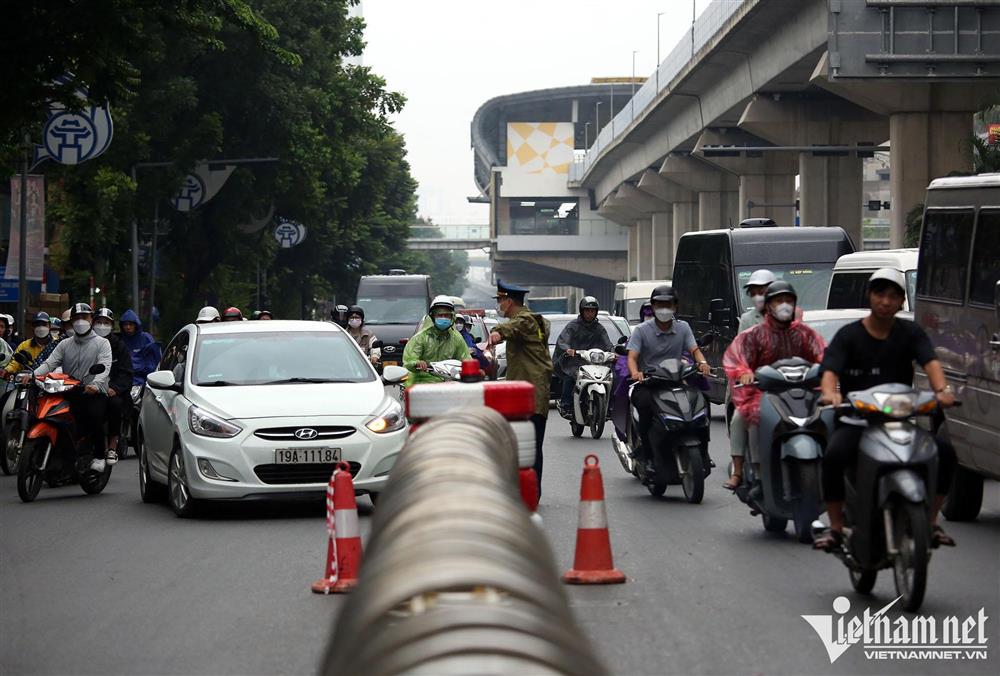 Hà Nội xử lý nghiêm người cố tình đi sai làn trên đường Nguyễn Trãi-1