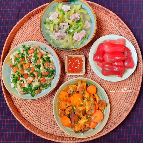 Mâm cơm 30 ngày cho 4 người ăn hấp dẫn, ít trùng lặp của mẹ đảm Lâm Đồng-28