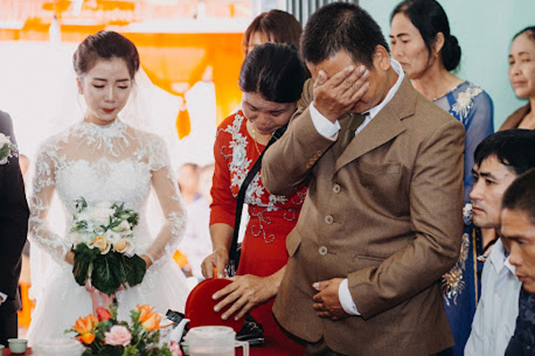 Tôi sinh con, chị chồng đem cả trăm triệu đến bệnh viện với yêu cầu khó tin-1