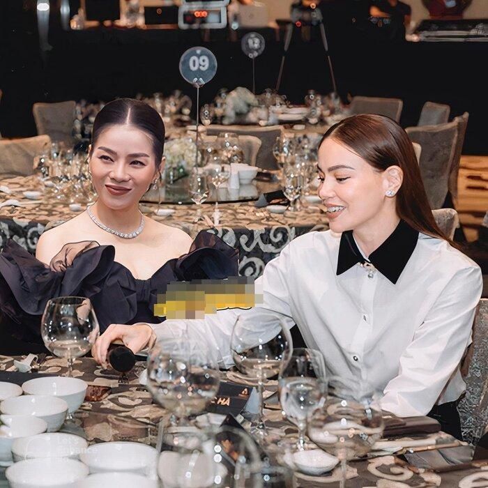 Lí do gì khiến Hồ Ngọc Hà và Lệ Quyên cạch mặt?-3