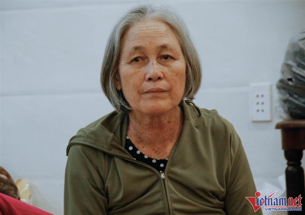 Khách du lịch kẹt bão, ‘lạc’ vào điểm sơ tán-3