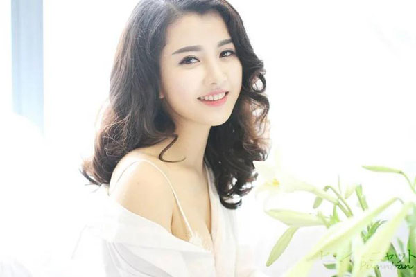 Gánh tiền còng lưng: 4 tuổi con cưng Thần Tài, ăn lộc sâu dày-3