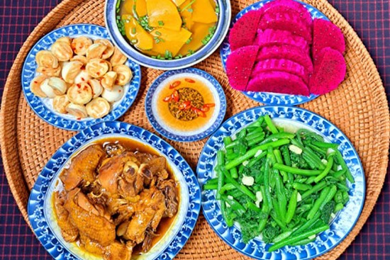 Mâm cơm 30 ngày cho 4 người ăn hấp dẫn, ít trùng lặp của mẹ đảm Lâm Đồng