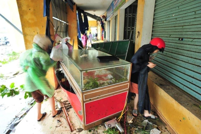 Tiệm vàng bị thổi bay, mất sạch tài sản trước bão Noru-4