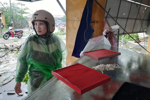 Hãi hùng cảnh bão NORU áp sát bãi biển Cửa Đại lúc 1h sáng, toàn TP Hội An mất điện-19