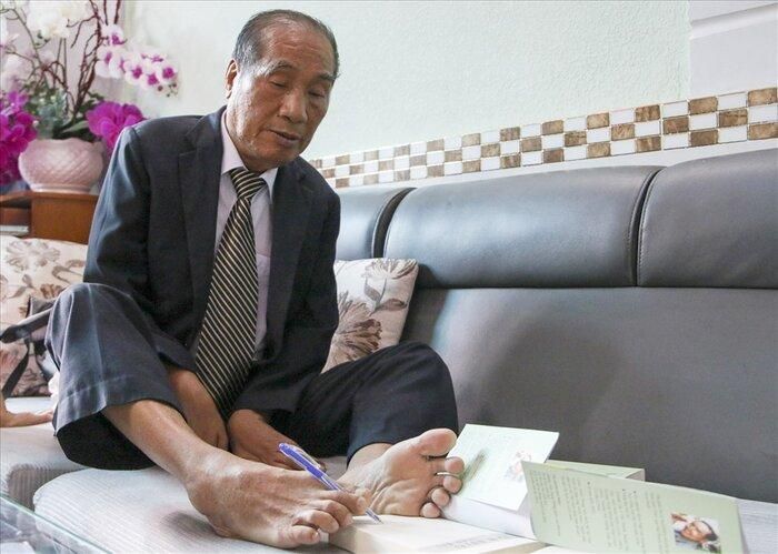 Thầy giáo đầu tiên viết chữ bằng chân Nguyễn Ngọc Ký qua đời-1