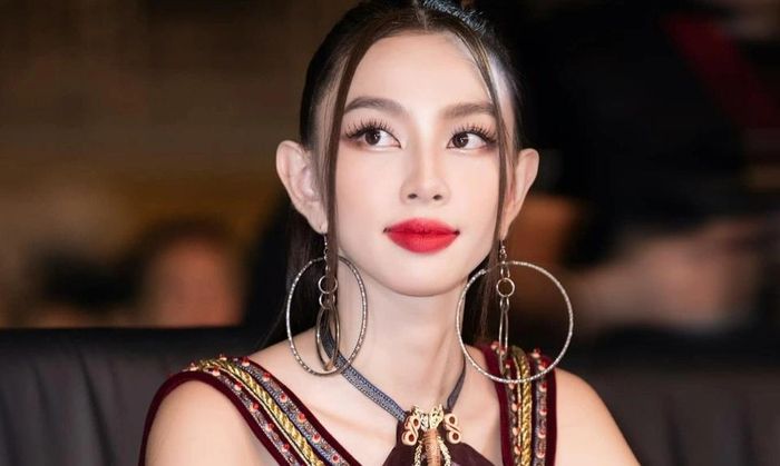 Thùy Tiên phản hồi trước tranh cãi quyên góp từ thiện cho miền Trung-1