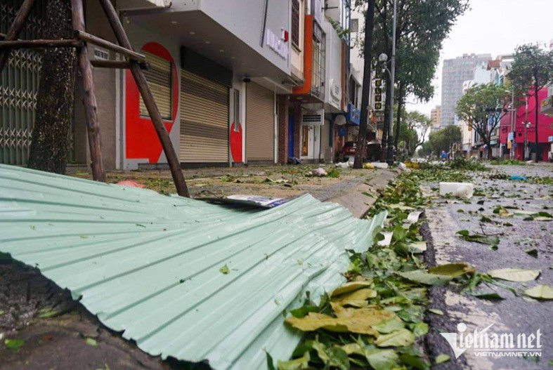 Khung cảnh tan hoang sau bão ở Quảng Nam-10