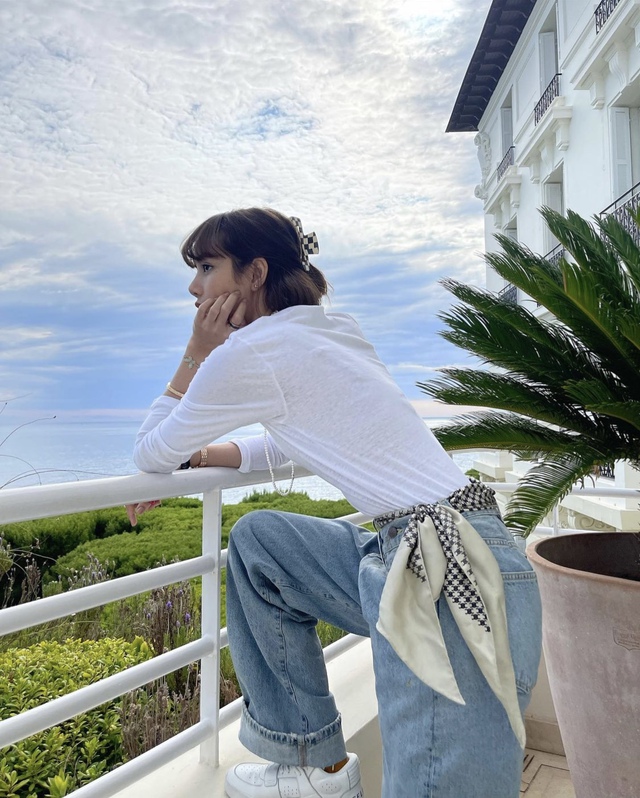 Lisa có 10 cách diện quần jeans, chị em học theo đảm bảo được khen sành điệu-4