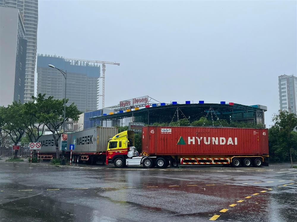 Cách chống bão không giống ai của chủ nhà hàng ở Đà Nẵng-1