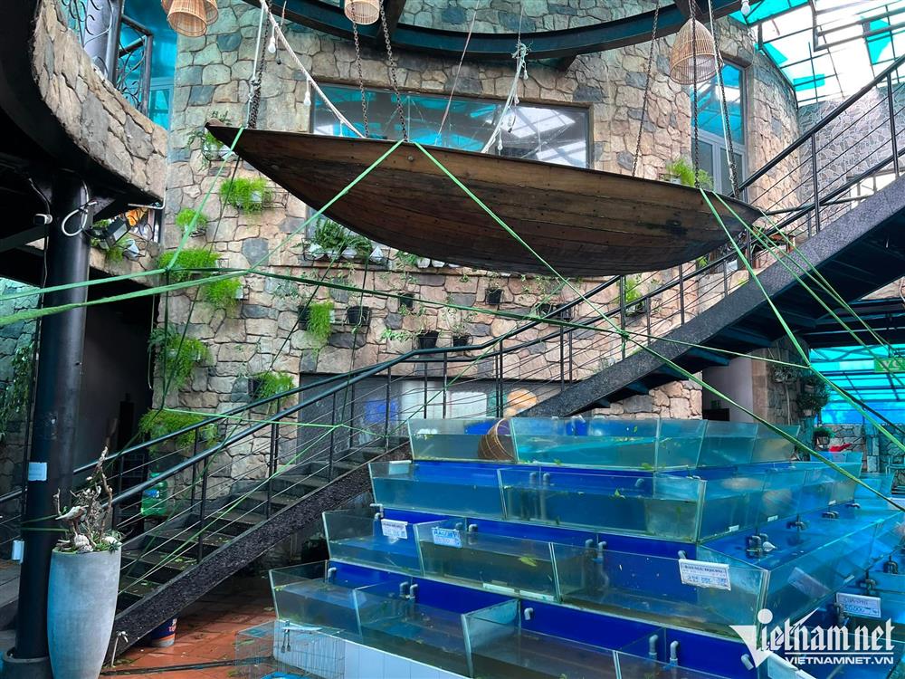 Cách chống bão không giống ai của chủ nhà hàng ở Đà Nẵng-3