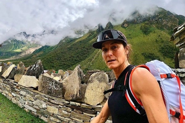 Nữ VĐV đầu tiên leo đỉnh Everest mất tích khi chinh phục núi ở Nepal-1