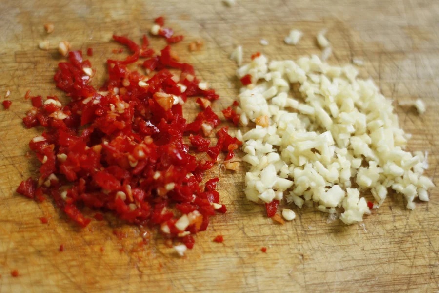 Pha nước chấm muốn tỏi ớt nổi lên không trượt phát nào, nhớ kỹ 3 mẹo sau-1