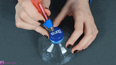 Đừng coi thường những can dầu rỗng và chai nhựa còn sót lại, chỉ cần dao kéo là có ngay những vật dụng tuyệt vời-16