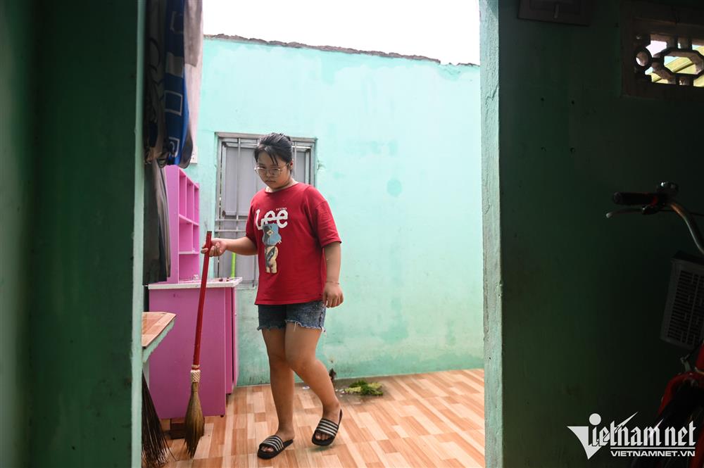 Bàng hoàng thấy cảnh đổ nát khi trở lại nhà sau bão-12