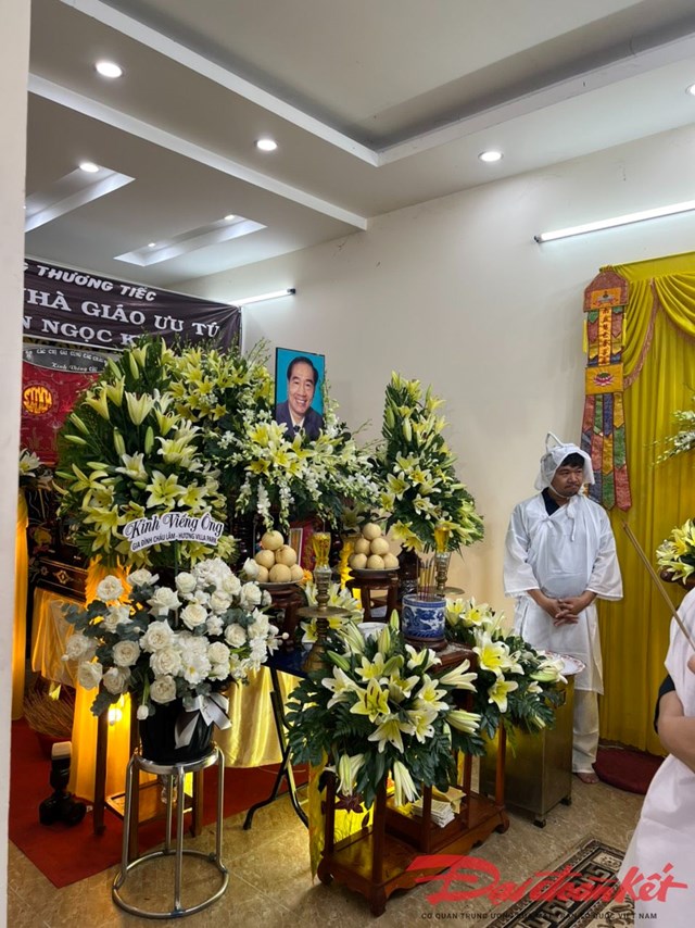 Hình ảnh xúc động lễ tang Nhà giáo Ưu tú Nguyễn Ngọc Ký-2