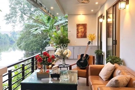 Thiết kế nhà nhỏ ven sông ở Huế có cả tiểu cảnh hồ cá cho những người yêu thiên nhiên