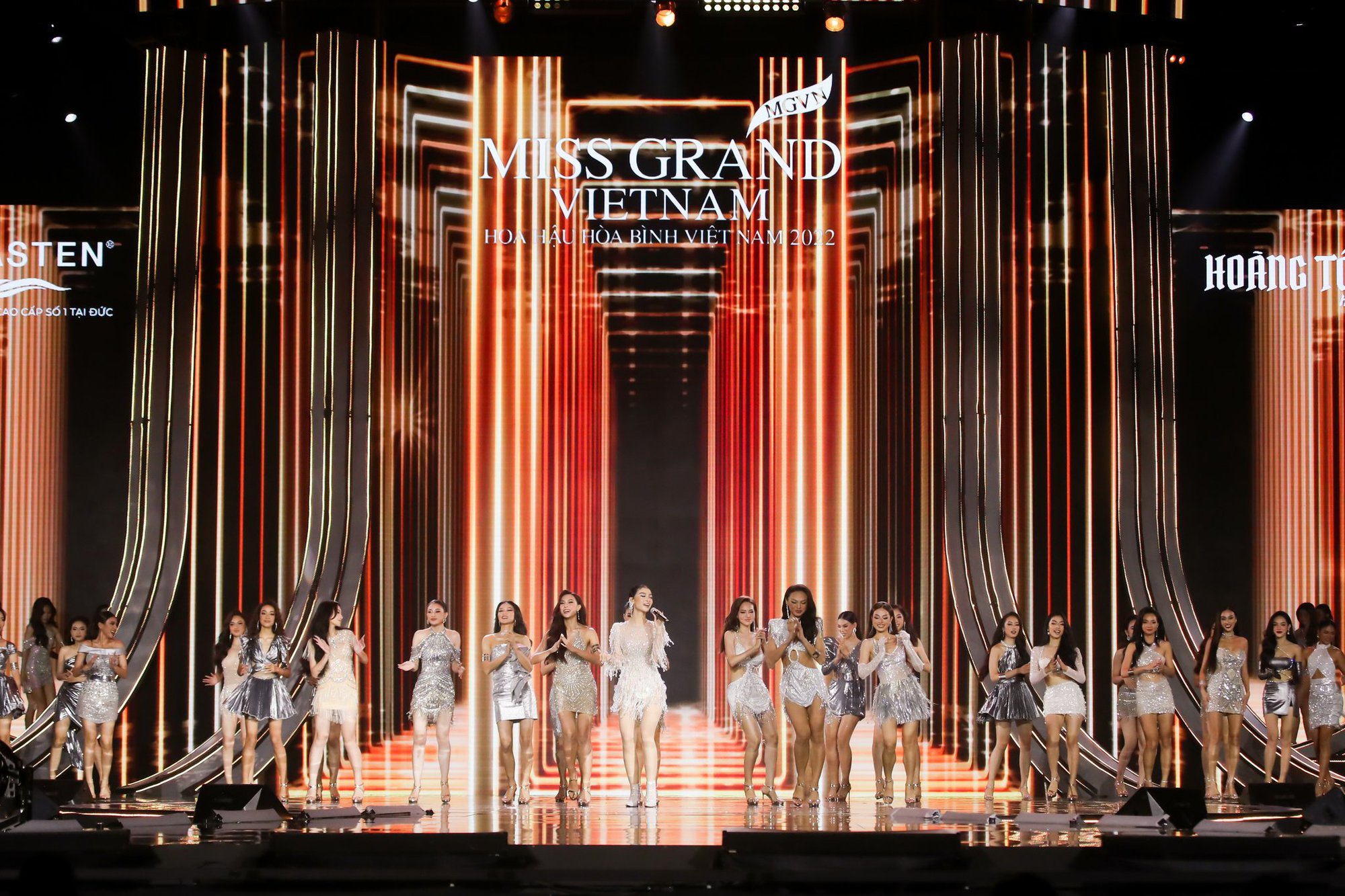 Chung khảo Miss Grand Vietnam 2022: Sân khấu hoành tráng chuẩn quốc tế nhưng vẫn có sạn-1