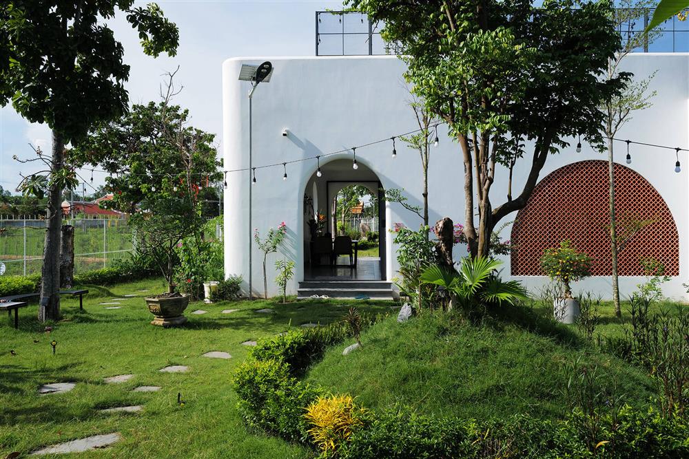 Kiến trúc sư xây nhà tránh bão cho mẹ với tường chịu lực dày 200mm, sàn bê-tông cốt thép-4