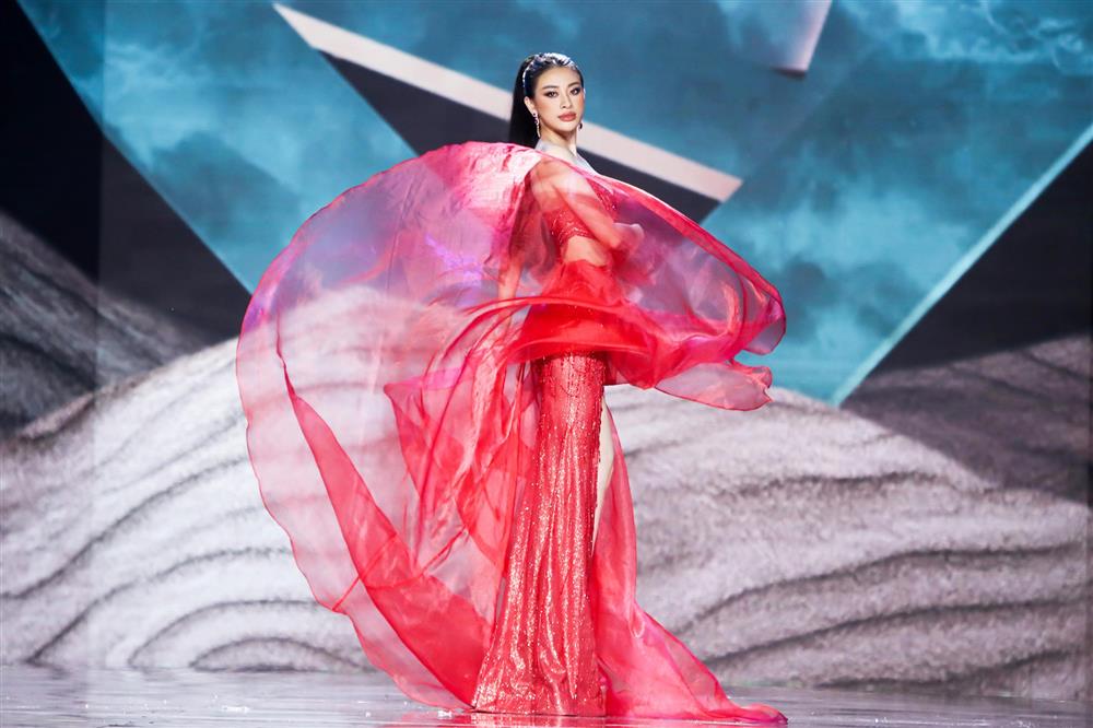 Váy dạ hội sexy ở chung khảo Hoa hậu Hòa bình Việt Nam 2022-10