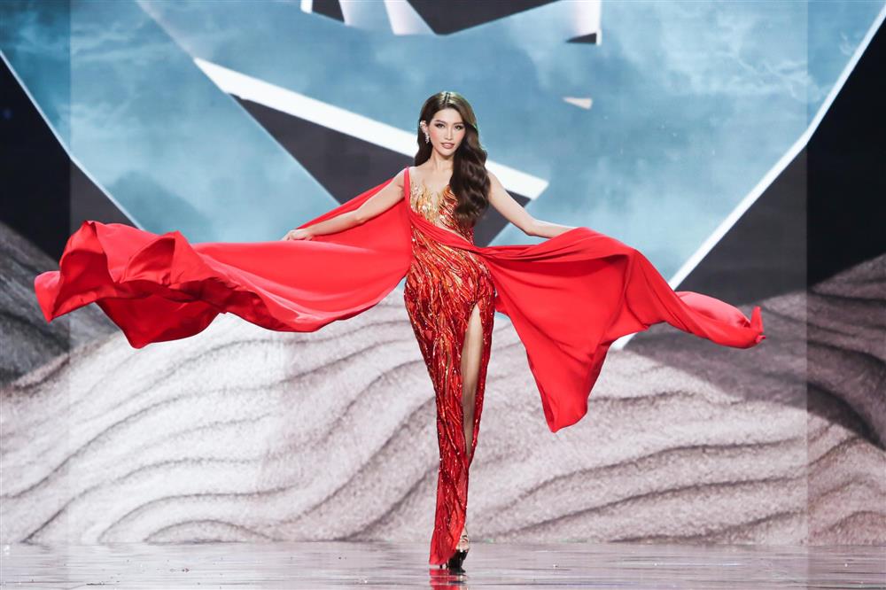 Váy dạ hội sexy ở chung khảo Hoa hậu Hòa bình Việt Nam 2022-4