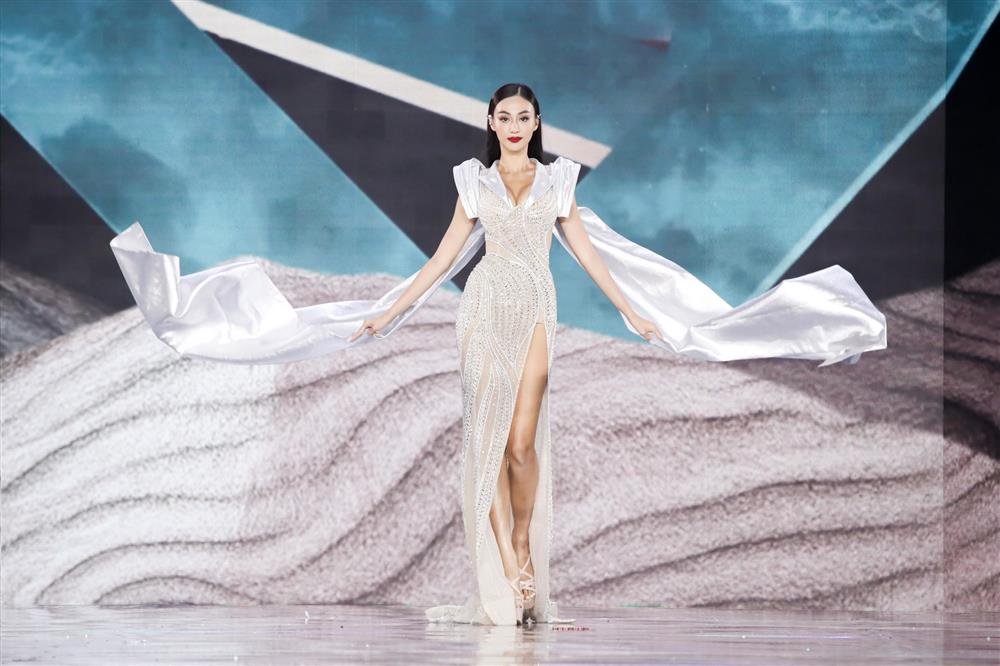 Váy dạ hội sexy ở chung khảo Hoa hậu Hòa bình Việt Nam 2022-5