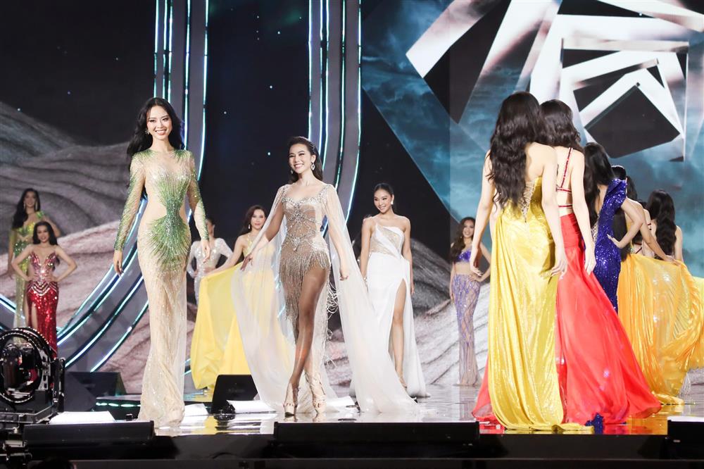 Váy dạ hội sexy ở chung khảo Hoa hậu Hòa bình Việt Nam 2022-1