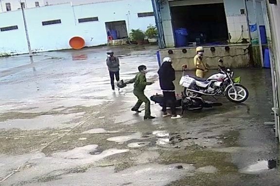 Hé lộ nguyên nhân ban đầu vụ công an đánh người tại Sóc Trăng-1