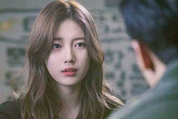 Nhìn mâm cơm đặt trên bàn, bạn của chồng vội vàng xin lỗi rồi bỏ về-1