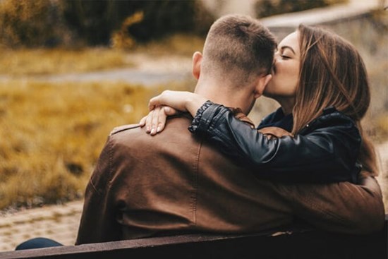 Hiến cả tuổi thanh xuân để chờ người tình đại gia bỏ vợ, cái kết của nữ sinh xinh đẹp mới bất ngờ