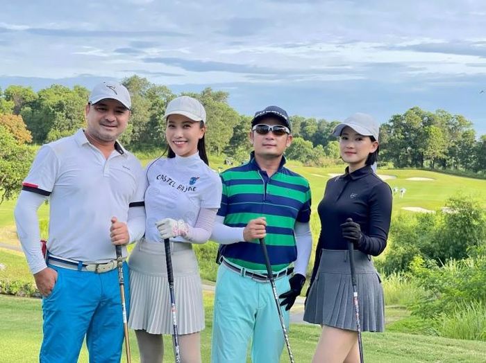 Sắc vóc không kém hoa hậu của biên tập viên Quỳnh Hoa VTV-8