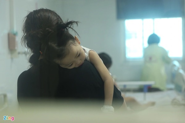 Ai dễ nhiễm virus Adeno?-2