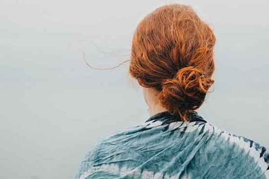 Sau ngày mẹ chồng mất, cầm xấp giấy trên tay tôi khóc không thành tiếng