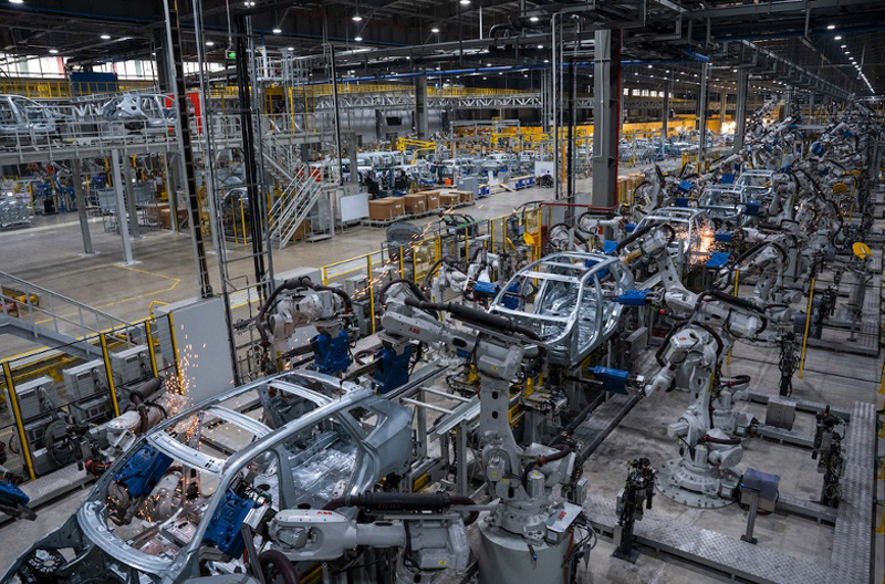 Kỹ sư ô tô - nghề ‘hot’ trên thị trường nhân sự cuối năm-1