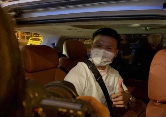 Lộ ảnh nét căng Quang Hải chụp cùng bạn gái tin đồn Chu Thanh Huyền và gia đình-2