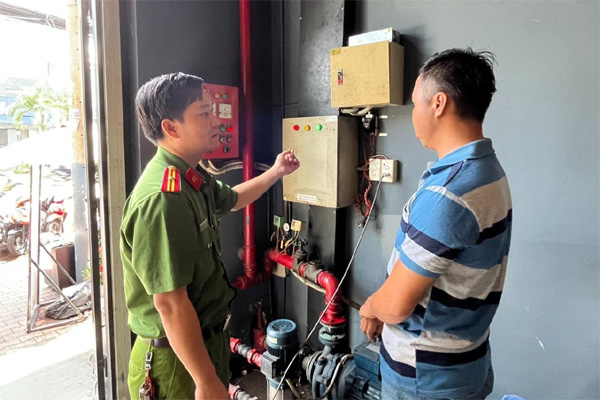 Vụ cháy quán karaoke làm 32 người chết: Không có chuyện cán bộ cổ phần hay bảo kê quán-4