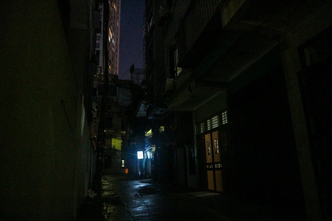 Sinh viên bất lực nhìn nhà trọ tăng giá mức trên trời: 4-5 triệu đồng/tháng chưa tính tiền điện, nước-6