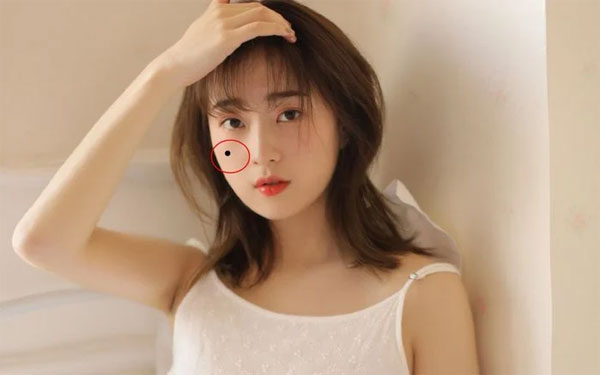 9 nốt ruồi trên mặt quý hơn vàng mười, sở hữu 1/9 cũng đủ may mắn, nhiều người chê xấu lại xóa đi-4