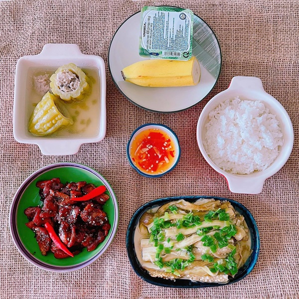 Anh chồng chỉ biết ăn và học, vợ sinh con bỗng thành ông bố đảm đang, cơm ngon canh ngọt mỗi ngày-2