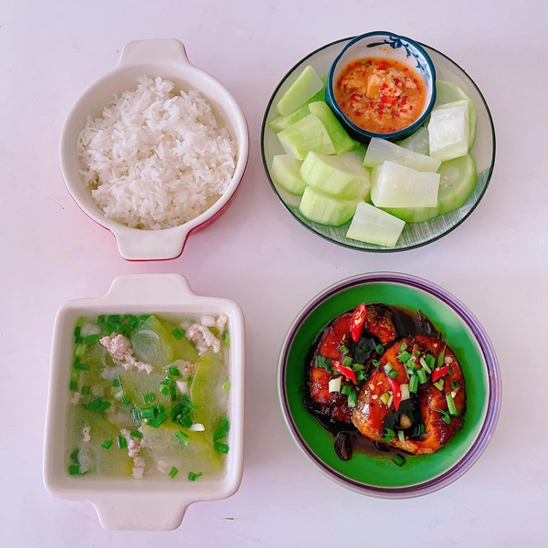 Anh chồng chỉ biết ăn và học, vợ sinh con bỗng thành ông bố đảm đang, cơm ngon canh ngọt mỗi ngày-5