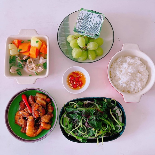 Anh chồng chỉ biết ăn và học, vợ sinh con bỗng thành ông bố đảm đang, cơm ngon canh ngọt mỗi ngày-8