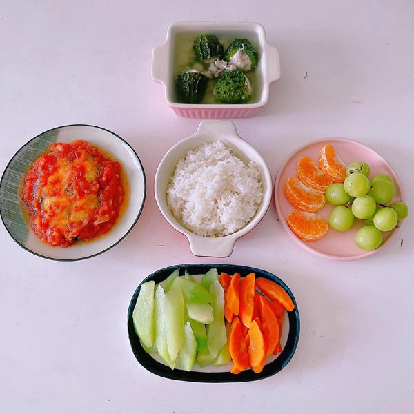 Anh chồng chỉ biết ăn và học, vợ sinh con bỗng thành ông bố đảm đang, cơm ngon canh ngọt mỗi ngày-11