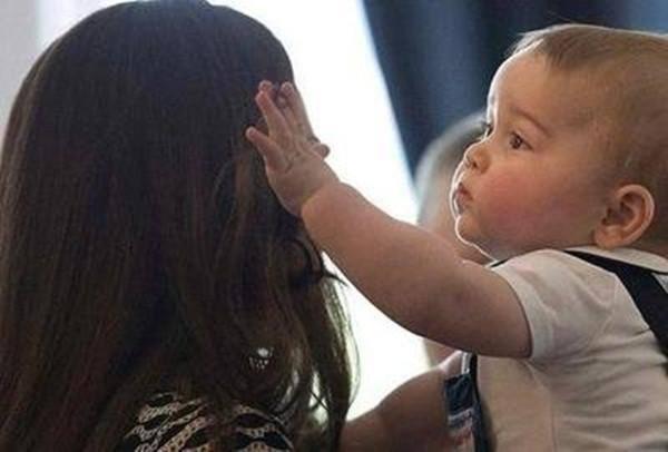 Kéo tóc, cắn người: Hành vi bạo lực” của em bé có ý nghĩa sâu xa mà không phải mẹ nào cũng hiểu-5